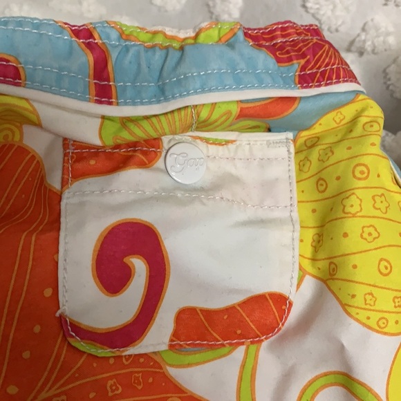 Gap Kids Summer Board Floral white blue orange shorts Size 5 - Picture 6 of 7